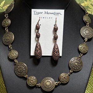Adjustable-length brass mandala necklace, coppery brass filigree drop earrings
